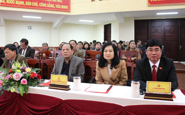 Đại biểu lãnh đạo tỉnh, thành phố, các ban, ngành, đơn vị tham dự hội nghị