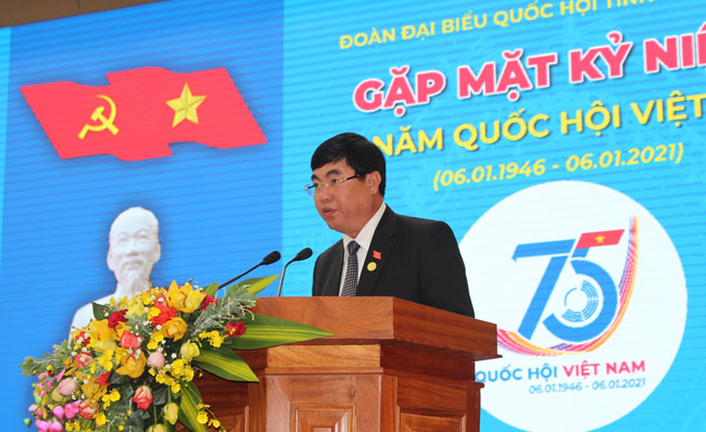 Phó Bí thư Thường trực Tỉnh ủy Lâm Đồng Trần Đình Văn phát biểu tại buổi gặp mặt 75 năm Quốc hội Việt Nam