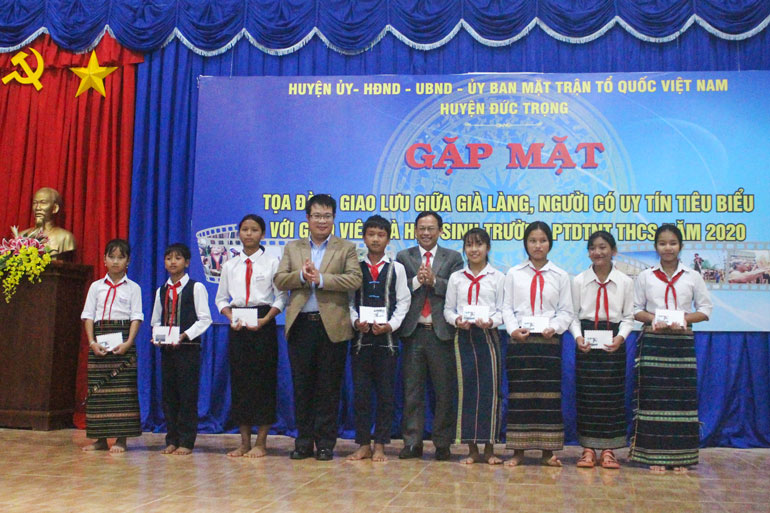 Đầu tư phát triển kinh tế - xã hội vùng đồng bào dân tộc thiểu số