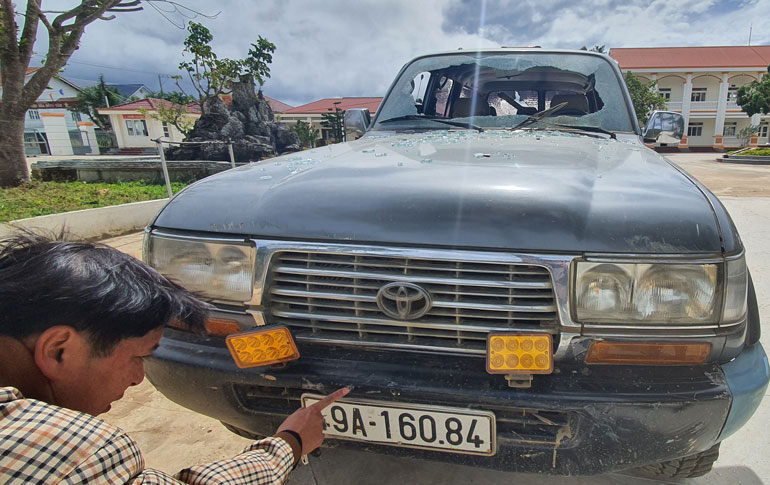 Xác minh vụ đập phá xe do tranh khách đi rừng mai anh đào