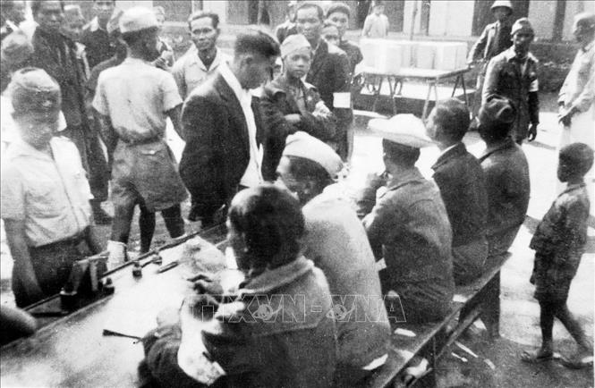 Khu vực bỏ phiếu trong ngày Tổng tuyển cử 6/1/1946. Ảnh: Tư liệu