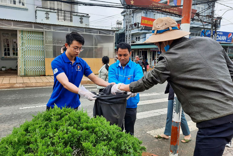 Thấu hiểu và sẻ chia