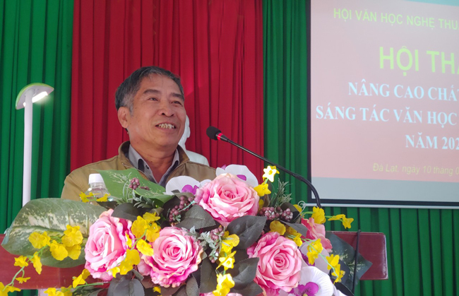 Nhà văn Ninh Thế Hùng