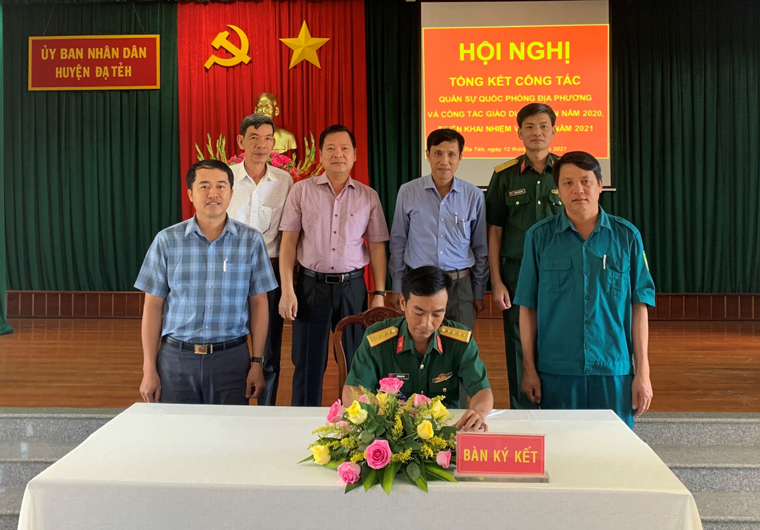 Các đơn vị trong lực lượng vũ trang ký kết giao ước thi đua