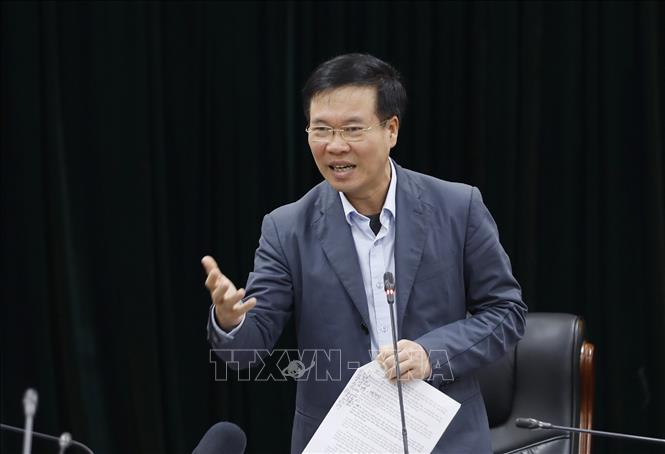 Đồng chí Võ Văn Thưởng nhấn mạnh yêu cầu phải bảo đảm điều kiện tối đa để báo chí đưa tin, thông tin, tuyên truyền tốt nhất trước, trong và sau Đại hội