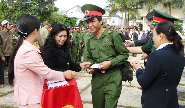 Ngày mai, anh thành người lính trẻ