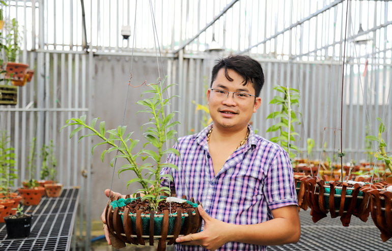 Bỏ kinh doanh về trồng lan rừng thu tiền tỷ