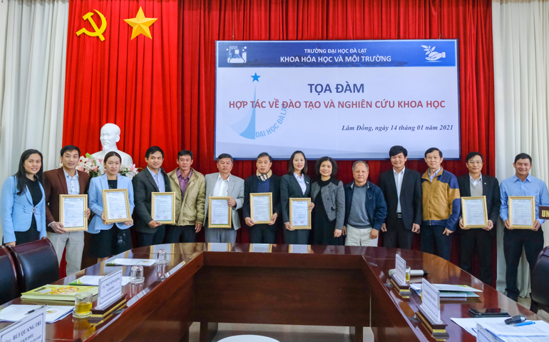 Tăng cường đào tạo, nghiên cứu khoa học giữa nhà trường và doanh nghiệp