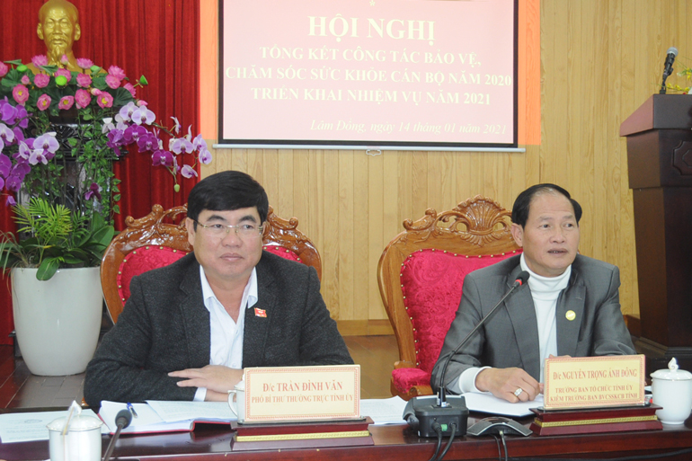 Các đồng chí chủ trì Hội nghị
