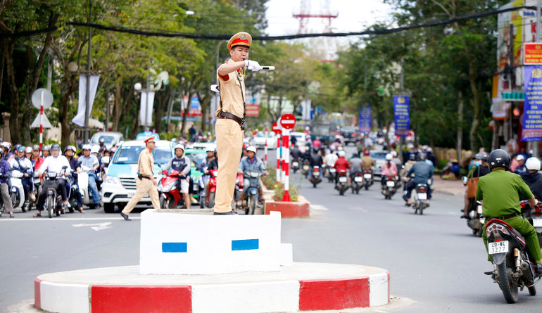 Lấy ý kiến về việc lắp đèn tín hiệu giao thông tại Đà Lạt
