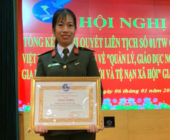 Chiến sĩ công an sáng tạo trong tuyên truyền pháp luật cho phụ nữ