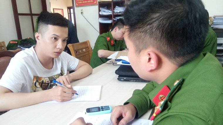 Các đối tượng tại cơ quan công an