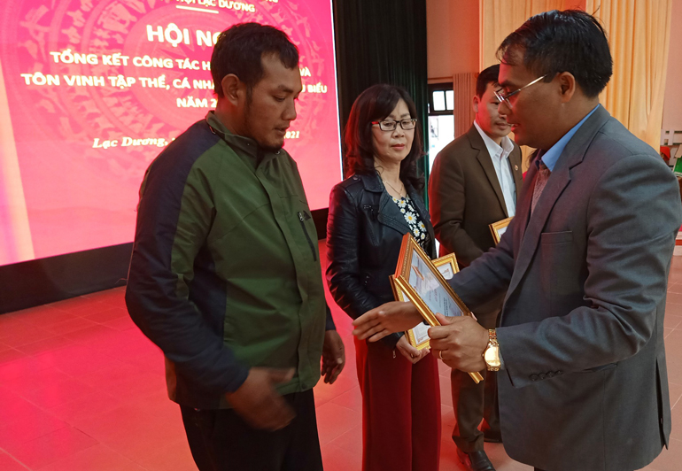 Lạc Dương tôn vinh người hiến máu tiêu biểu năm 2020