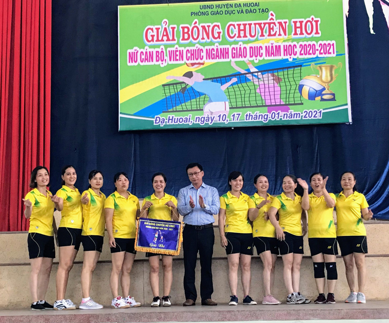 Giải bóng chuyền nữ cán bộ - viên chức ngành Giáo dục Đạ Huoai chào mừng Đại hội lần thứ XIII của Đảng