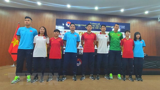 Công bố mẫu trang phục 2021 các Đội tuyển Bóng đá Quốc gia Việt Nam