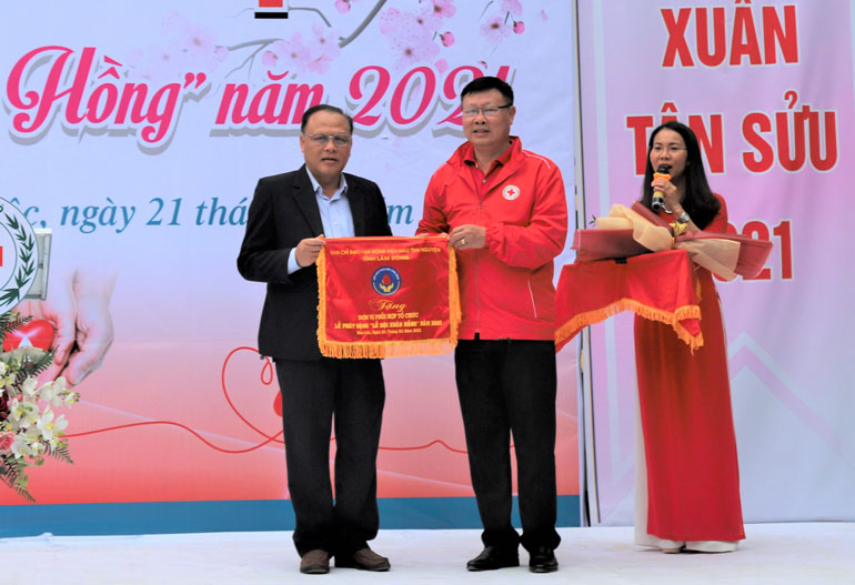 250 đơn vị máu được hiến tại "Lễ hội Xuân Hồng" TP Bảo Lộc năm 2021