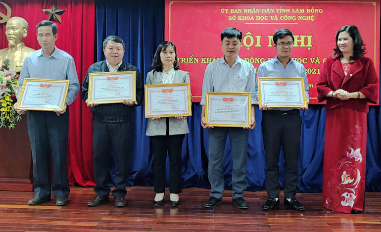 Tổng kết hoạt động khoa học và công nghệ năm 2020, triển khai nhiệm vụ năm 2021