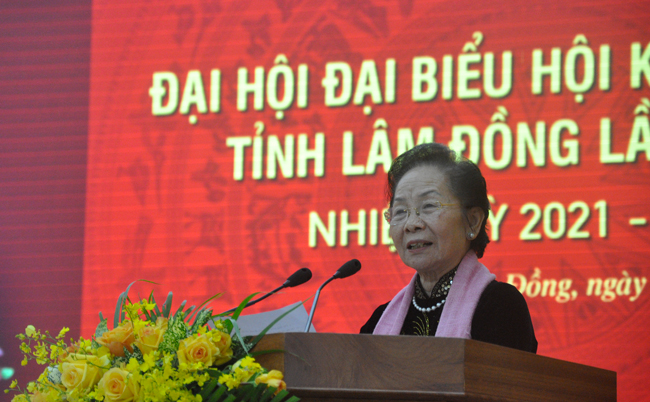 GS-TS Nguyễn Thị Doan – Chủ tịch Hội Khuyến học Việt Nam phát biểu chúc mừng và chỉ đạo tại Đại hội