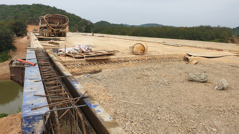 Đình chỉ công việc nhóm người nhận mãi lộ cho xe qua cầu Vĩnh Ninh