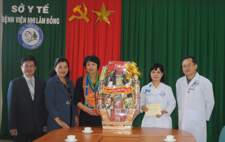 Lãnh đạo tỉnh thăm, tặng quà tết tại Đà Lạt