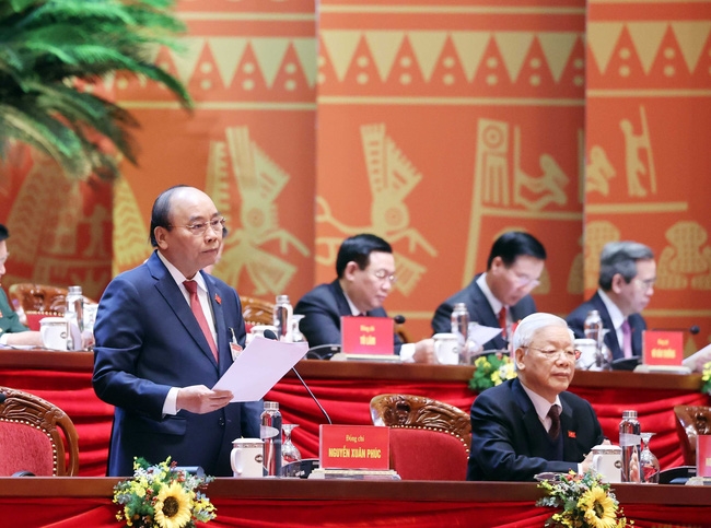 Các đại biểu thảo luận văn kiện Đại hội Đảng toàn quốc lần thứ XIII