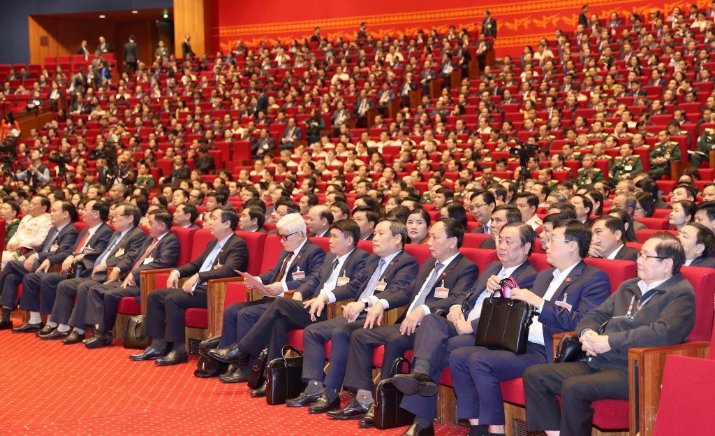 Các đại biểu tham dự phiên thảo luận tại hội trường chiều 27/1