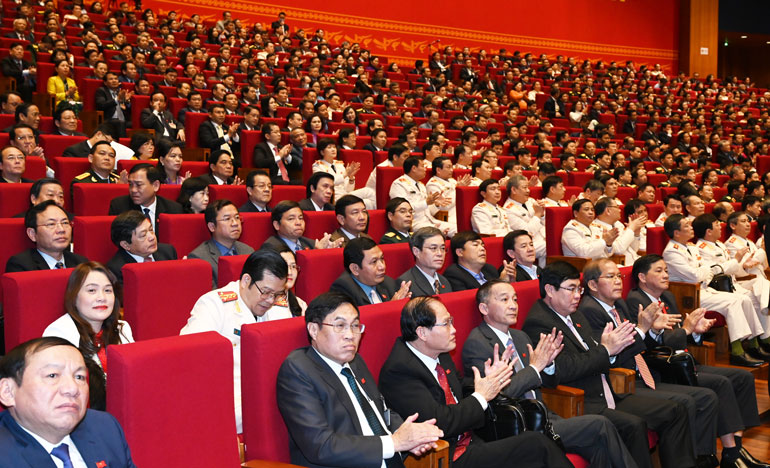 Đoàn Lâm Đồng và các đại biểu tham dự phiên thảo luận sáng nay