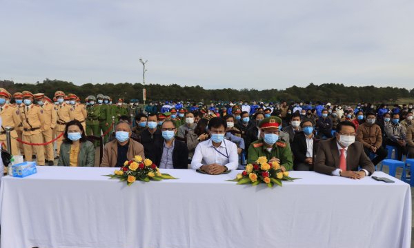 Lãnh đạo thành phố tham dự lễ phát động lễ ra quân