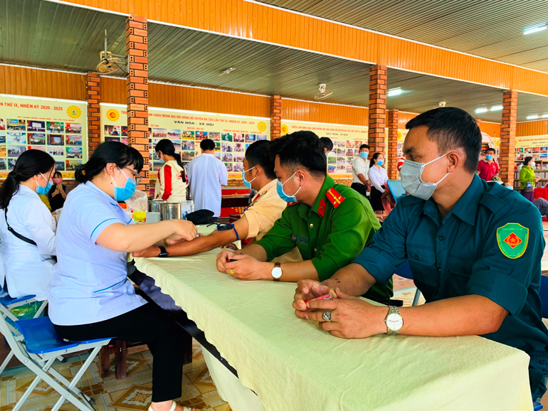 Đạ Tẻh: 168 đơn vị máu được hiến tại &quot;Lễ hội Xuân Hồng&quot;