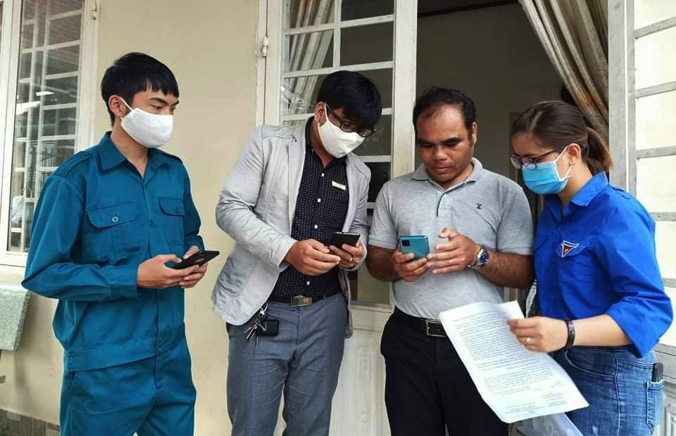 Hướng dẫn người dân cài đặt ứng dụng Bluezone