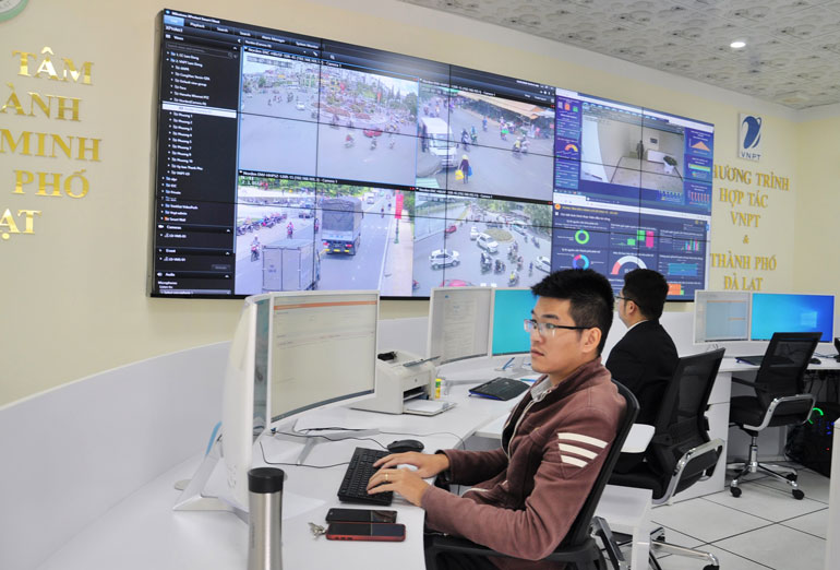 Tiếp nhận phản ánh của người dân qua trực tuyến