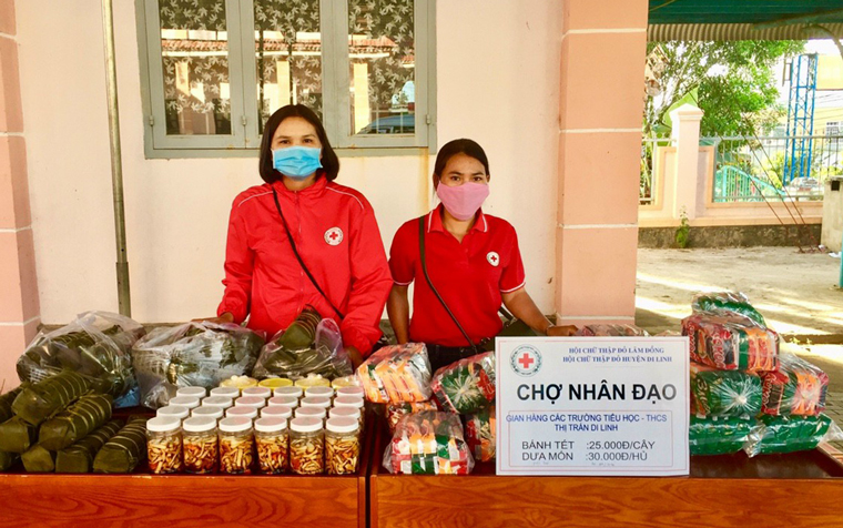 Phong trào Tết vì người nghèo và nạn nhân chất độc da cam