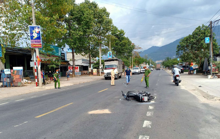 Va chạm với ô tô, một người tử vong