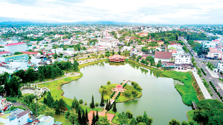 Thành phố mười mùa xuân
