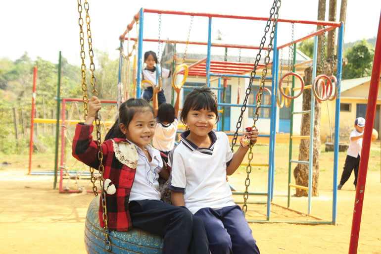 Nụ cười của học sinh điểm Trường Tiểu học Tôn K’Long