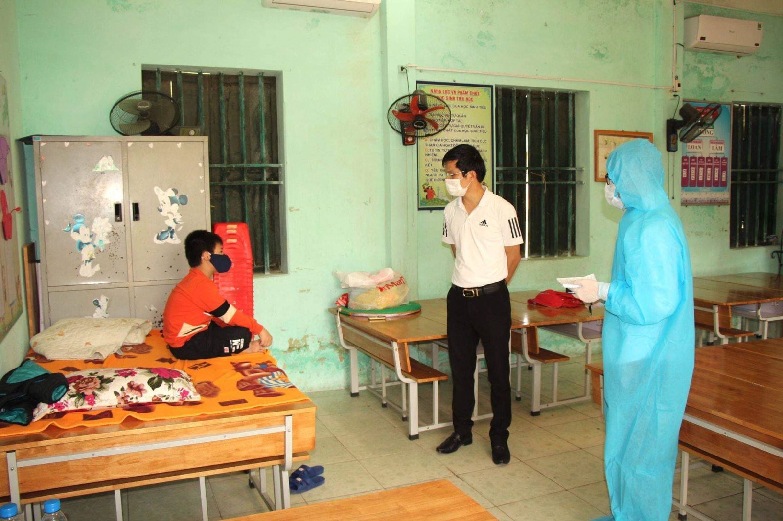 Bộ Y tế hướng dẫn cách ly tại nhà mới nhất cho trẻ 15 tuổi