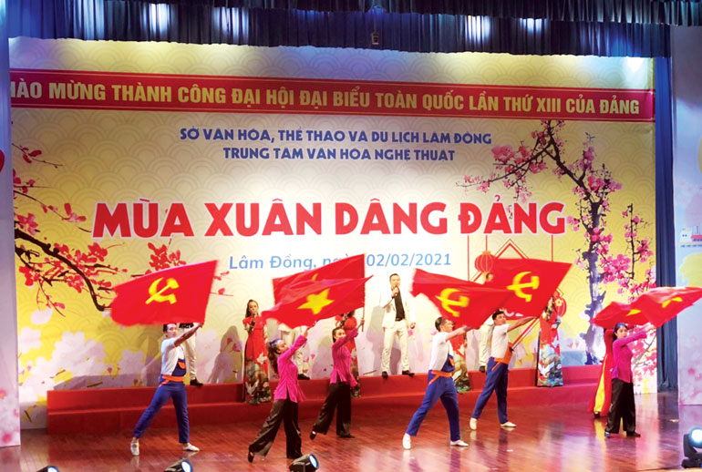 Giàu âm sắc khúc ca mừng xuân dâng Đảng