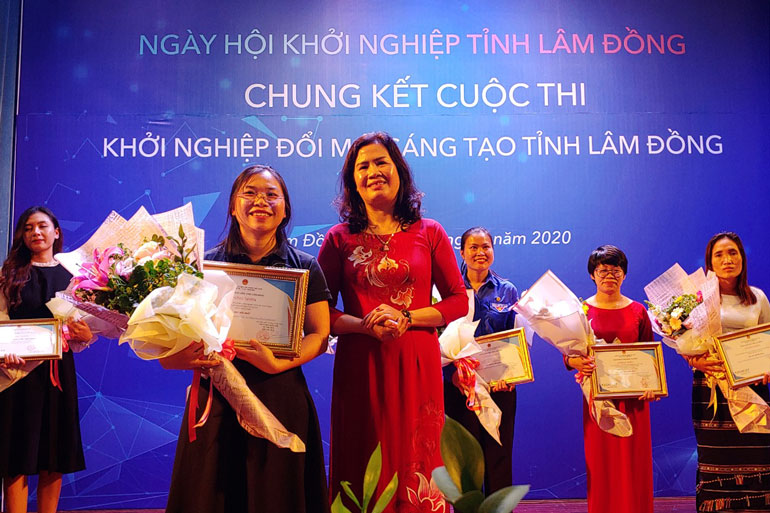 Hành trình khởi nghiệp xanh của cô gái giàu nhiệt huyết