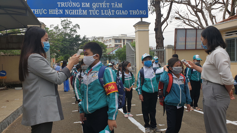 Học sinh Lâm Đồng đi học trở lại vào ngày 17/2