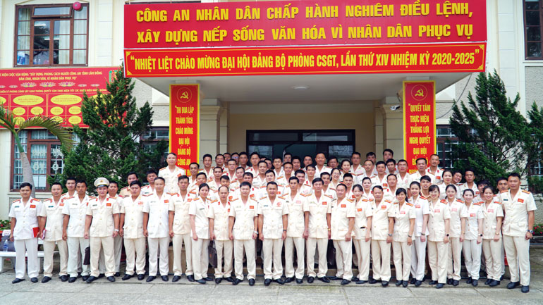 Tự hào truyền thống 75 năm xây dựng, chiến đấu và trưởng thành