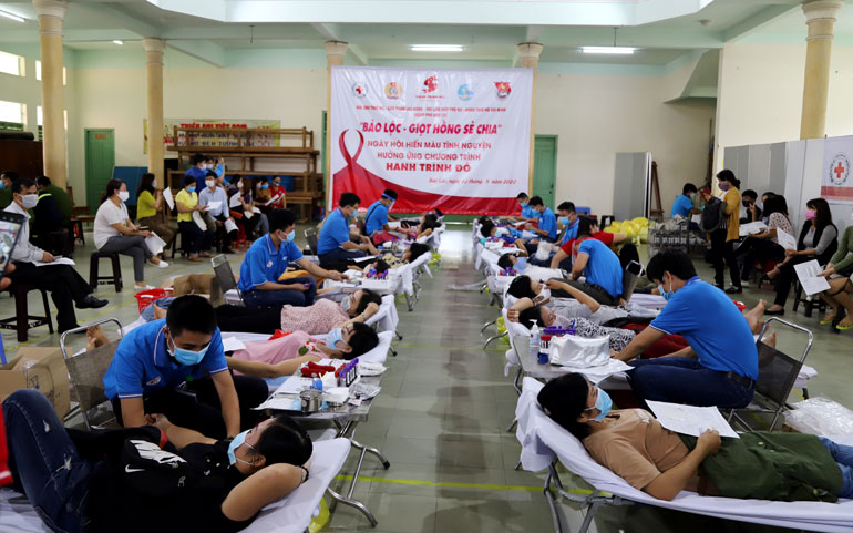 Hiến máu tình nguyện là nghĩa cử cao đẹp luôn được cán bộ, đảng viên và các tầng lớp nhân dân TP Bảo Lộc quan tâm