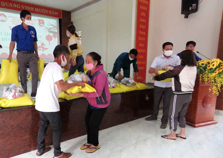 Tuổi trẻ Bảo Lâm huy động gần 2.500 phần quà tết cho các hoàn cảnh khó khăn