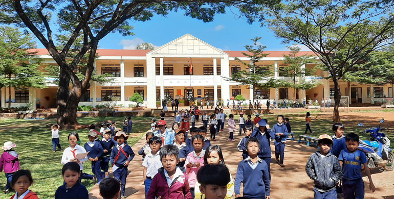 Giờ tan trường của học sinh