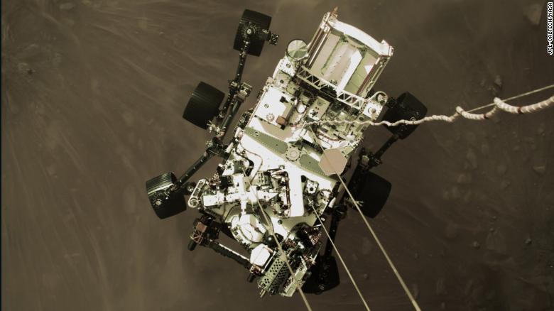 Những hình ảnh chưa từng thấy được tàu của NASA gửi về từ Sao Hỏa