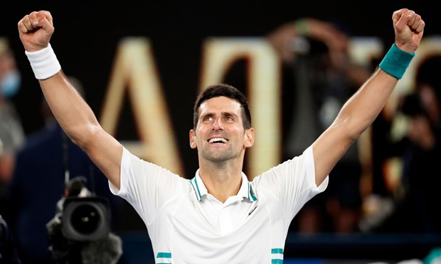 Nole chỉ còn kém Nadal và Federer 2 danh hiệu Grand Slam