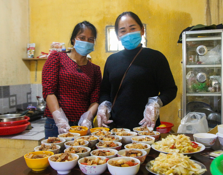 Bữa ăn của nghĩa tình