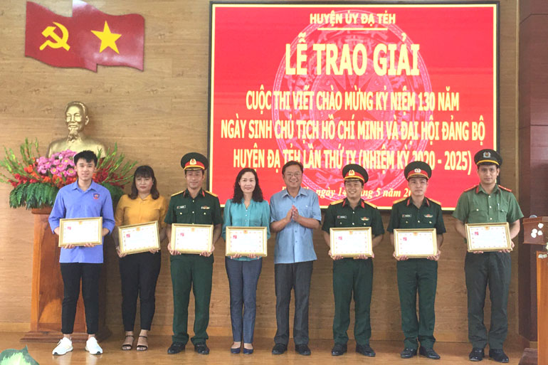 Đạ Tẻh: Chú trọng công tác xây dựng Đảng