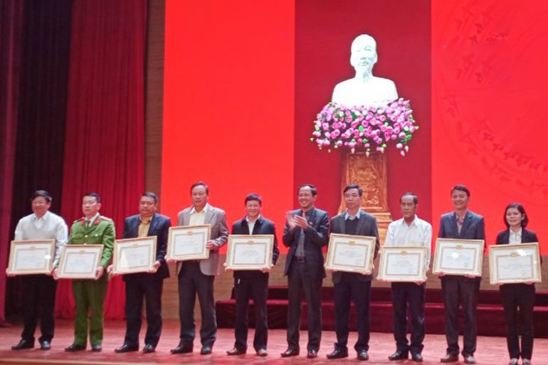 Nâng cao chất lượng sinh hoạt ở chi bộ trường học