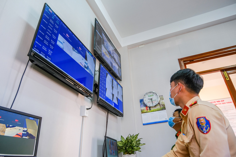 Hệ thống camera an ninh giúp Đội Cảnh sát Giao thông – Trật tự xử phạt nhiều trường hợp đậu đỗ, đón trả khách sai quy định thời gian qua