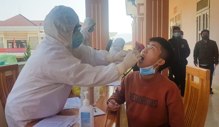Các tân binh trên địa bàn toàn huyện Lạc Dương khám sàng lọc SARS-CoV-2 lần 2 vào sáng ngày 27/2